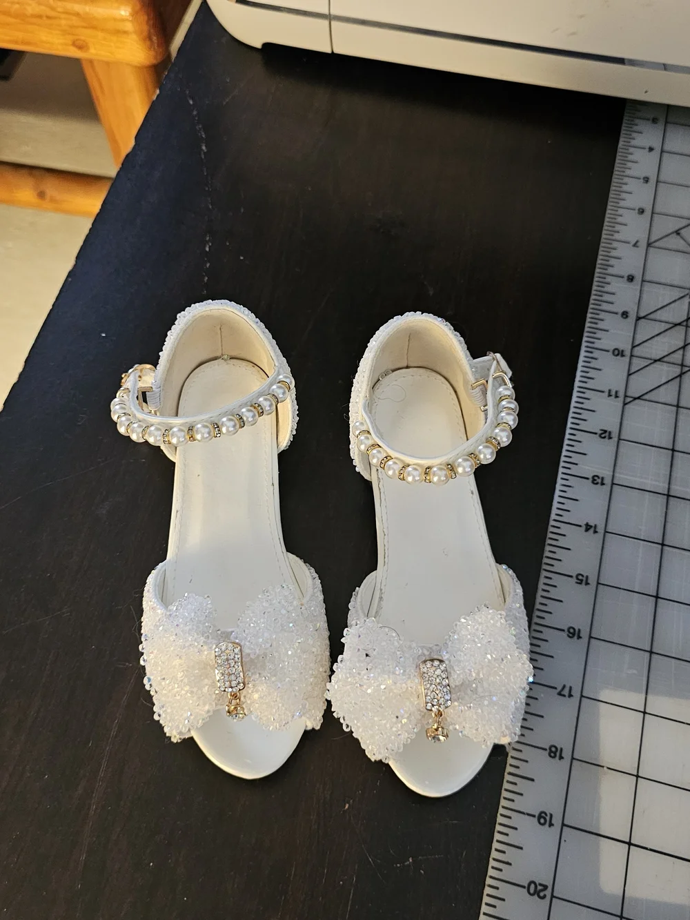 White Girls' Pearl-Accent Dress Sandals